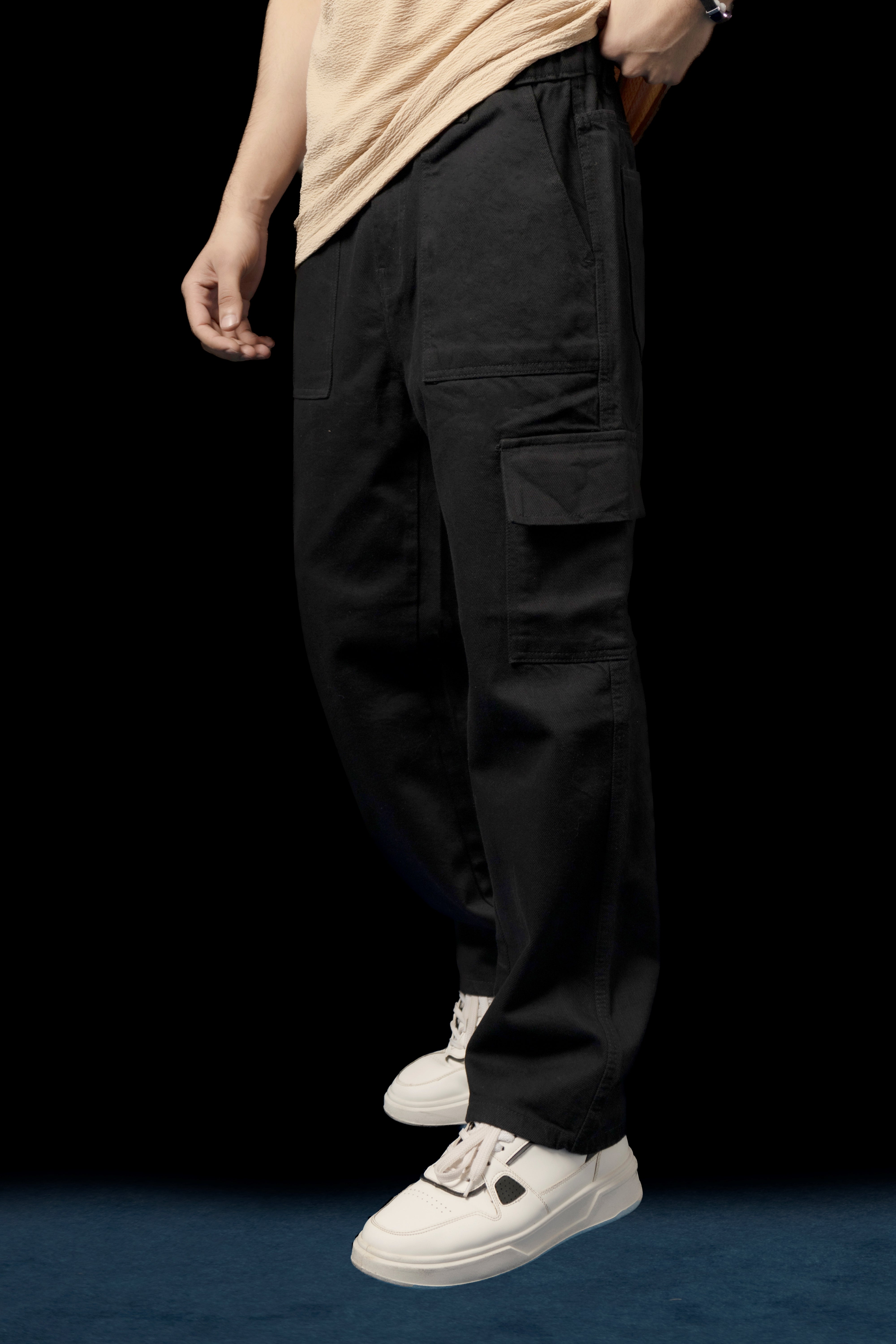 UNISEX BLACK BAGGY CARGO PANTS Main image